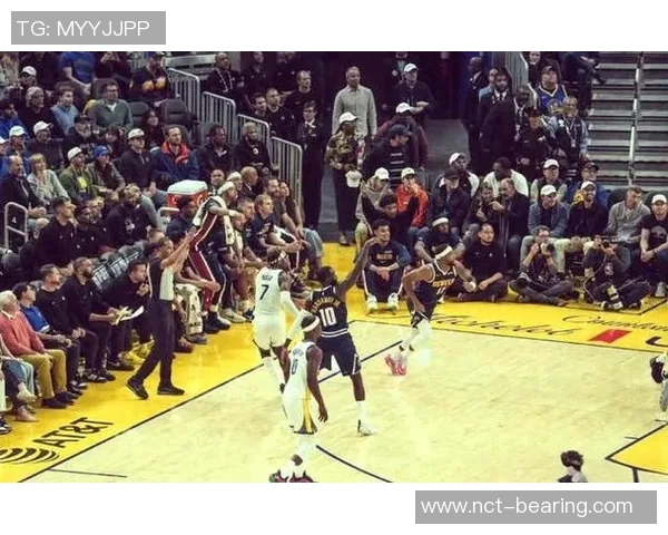 2013年季后赛勇士与掘金第四场激战回顾与精彩瞬间分析